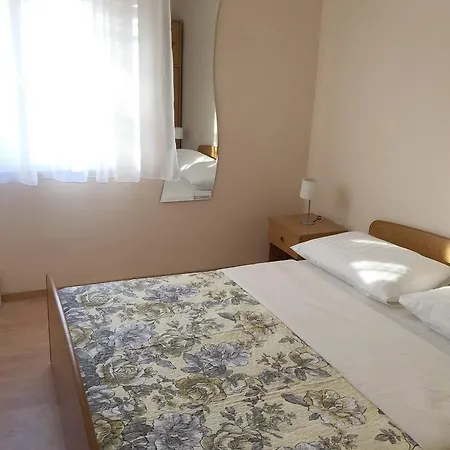 In Grebastica/sibenik Riviera 7193 Apartmán *
